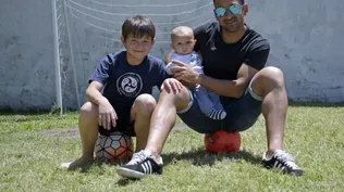 Sergio Blanco y el mural que pintó su excompañero y amigo, Diego Bonilla