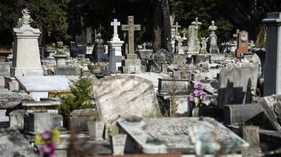 ¿Cuál es el precio de morir en Uruguay?: servicios fúnebres particulares van de $ 40.000 a $ 3 millones, qué ofrece la Intendencia y qué recomiendan los que conviven con el duelo