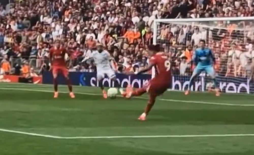 Darwin Núñez definió con clase y maestría para un nuevo golazo en Liverpool