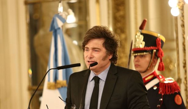 La oposición trabaja para Milei