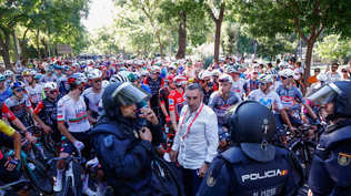 La Vuelta: los policías denuncian que hubo órdenes políticas de no actuar y culpan a Sánchez y Marlaska