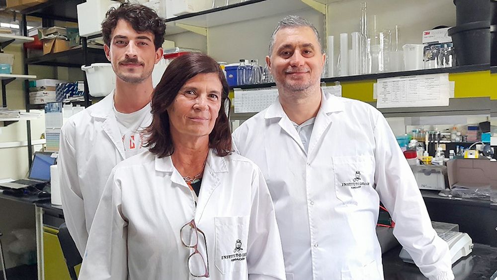 Laura Morelli lideró el estudio de los científicos argentinos, del que también participaron Lorenzo Campanelli (izq.) y Pablo Galeano.