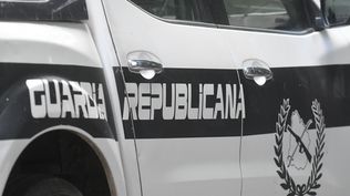Foto de archivo de un auto de la Guardia Republicana, fuerza a la que pertenecía el policía asesinado