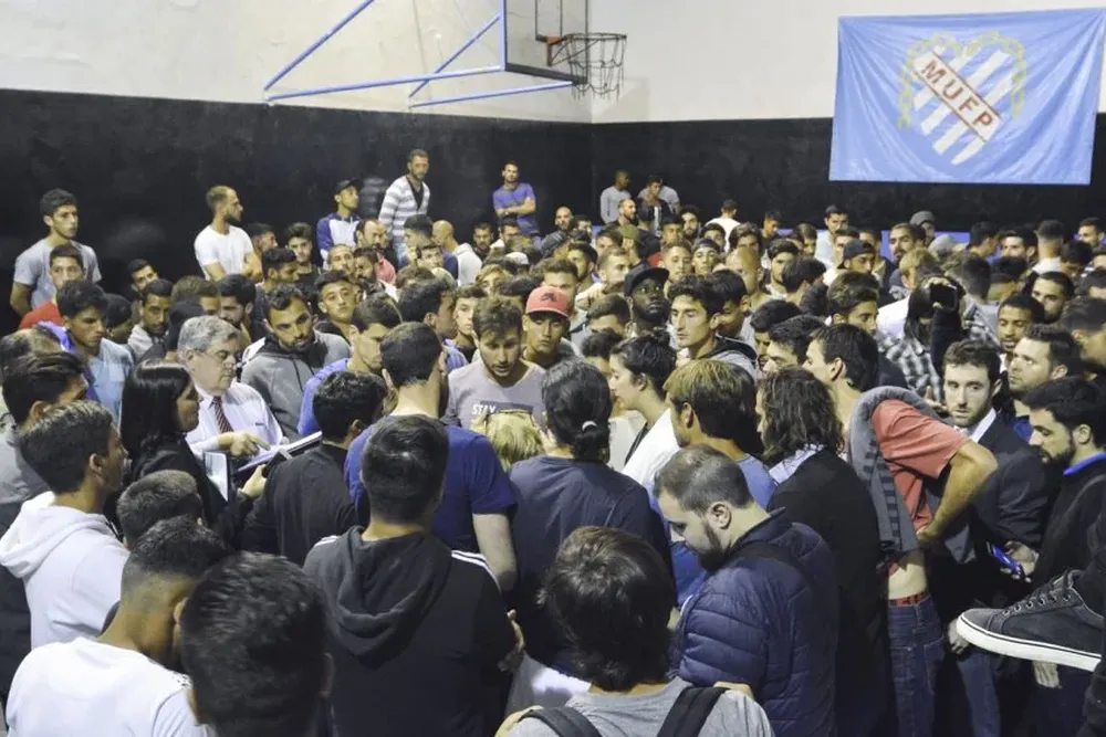 Asamblea en la Mutual