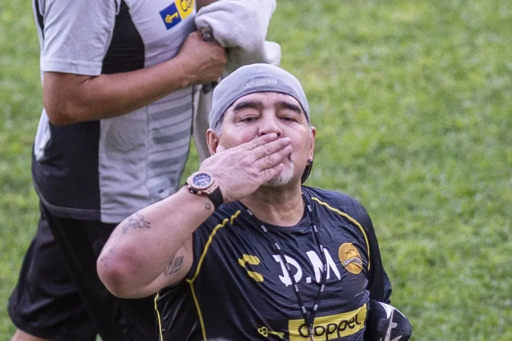 Maradona en su primera práctica en Dorados