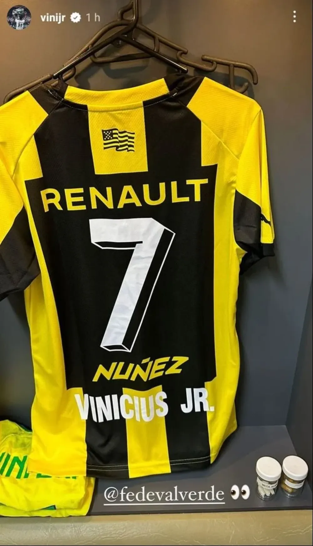 La camiseta de Peñarol para Vinicius y la invitación que le hizo Valverde