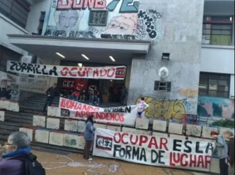 Ocupación del Liceo Zorrilla