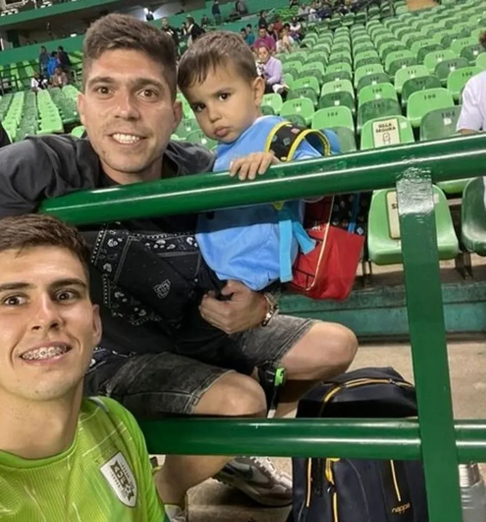 Kevin Dawson cuando fue a ver a Randall Rodríguez al Mundial sub 20 que ganó Uruguay