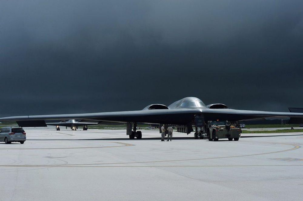 Uno avión B-2 Spirits aterrizaba el 24 de agosto de 2016 en la Base Aérea Andersen de Guam.