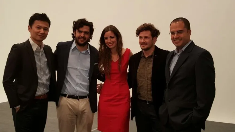 La emprendedora detrás de Chipsafer junto a los finalistas de The Venture