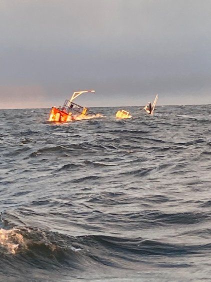 Lancha de tráfico hundida frente a la costa de Punta Colorada