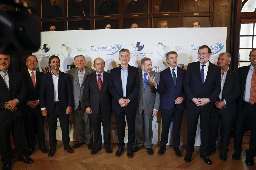 Expresidetes y dirigentes políticos participaron en el foro del Grupo Libertad y Democracia. EFE