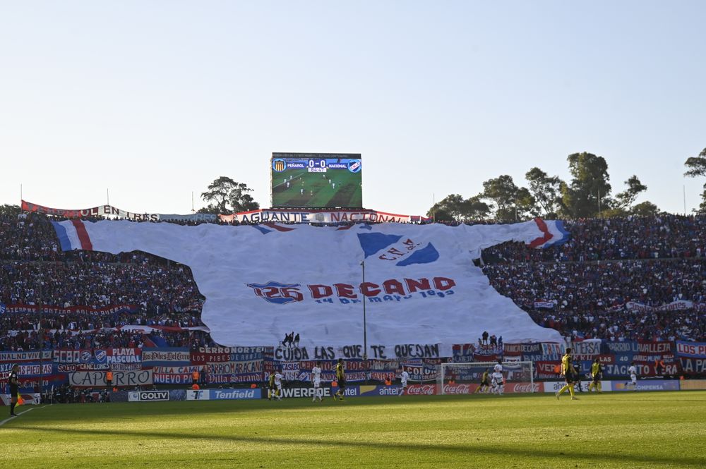 Clásico y final del campeonato intermedio 2025, Peñarol Nacional. Hinchada de Nacional.