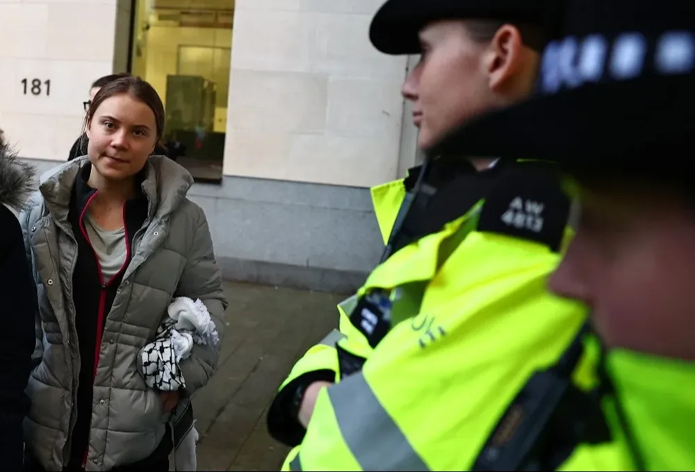 El tribunal dijo que las condiciones de detención fueron impuestas injustificadamente por la Policía a Thunberg y otros activistas.