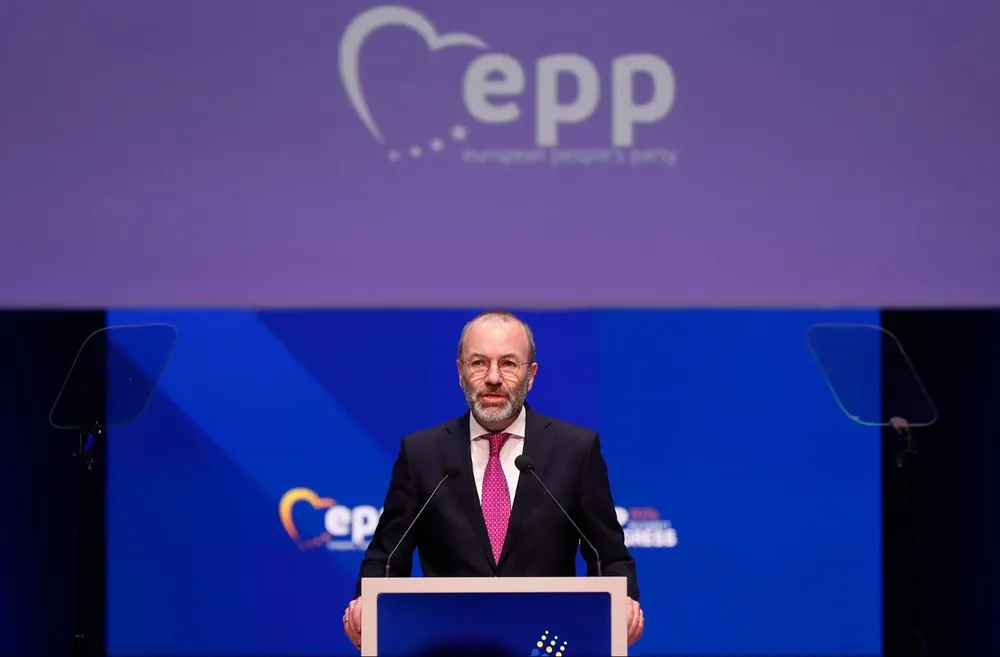 El presidente del PPE, Manfred Weber, pronuncia su discurso durante la segunda sesión plenaria del Congreso del Partido Popular Europeo en Bucarest, Rumanía, 07 de marzo 2024.