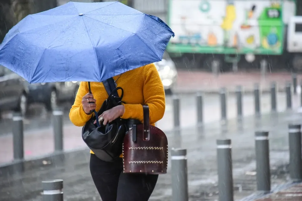 Alerta amarilla y naranja por lluvias y tormentas