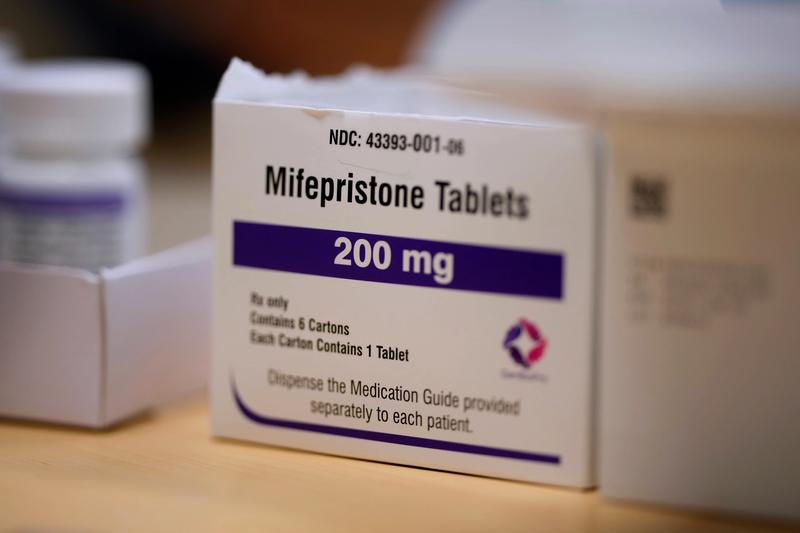 La Corte Suprema de EEUU restablece el acceso a la píldora abortiva mifepristona mediante telemedicina, correo y farmacias