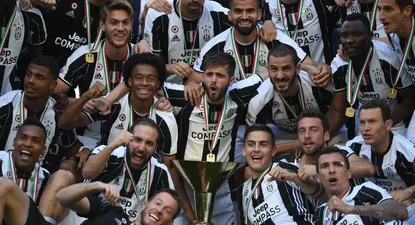 Los jugadores de Juventus celebran un nuevo título
