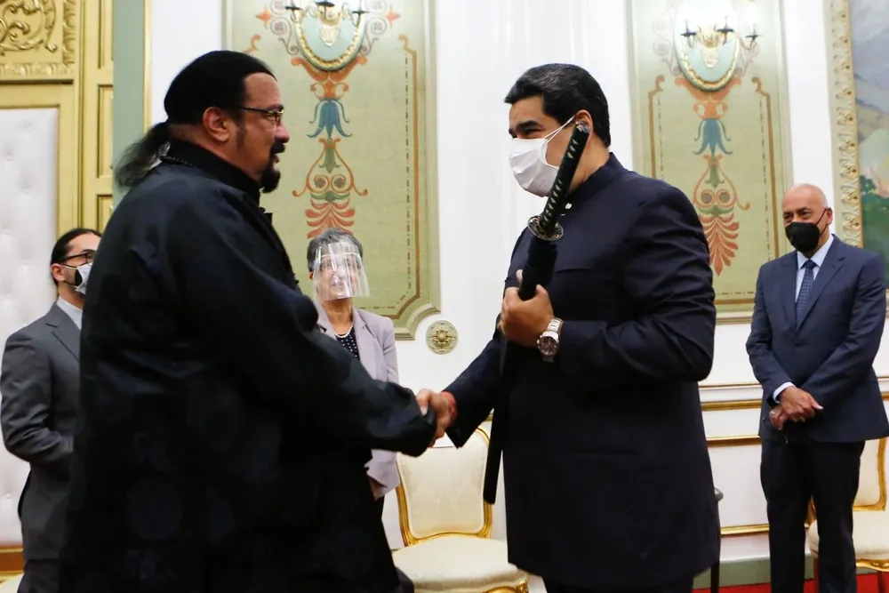 El encuentro entre Seagal y Maduro fue en el palacio presidencial de Miraflores