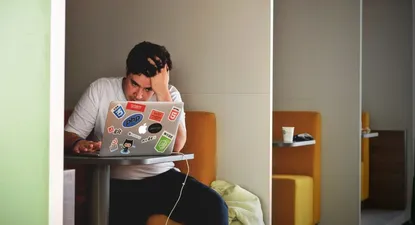 La propuesta de reducir la semana de trabajo a cuatro días para cuidar la salud mental y evitar el burnout.
