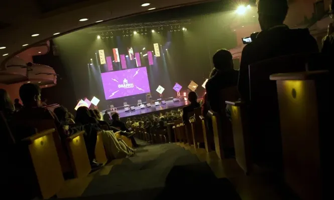 El momento incómodo de Jorge Schellemberg en los premios Graffiti