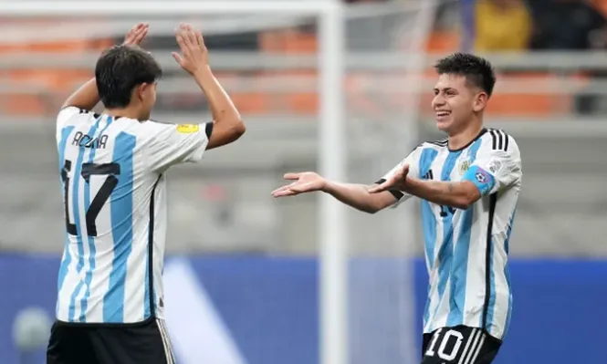 El diablito Echevrri en el triunfo del sub 17