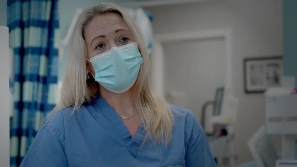 Monaghan y su equipo no pueden creer que estén otra vez en la misma situación, con los hospitales llenos y el personal agotado