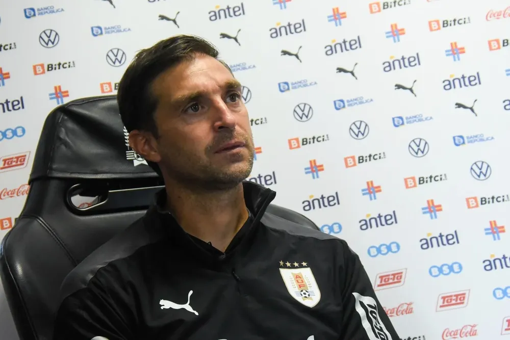 Diego Alonso, entrenador de Uruguay
