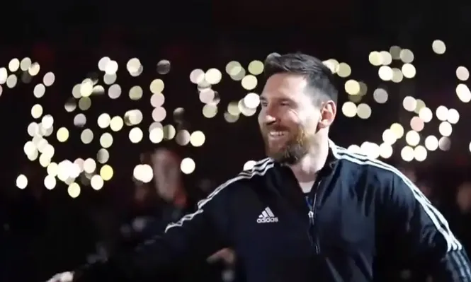 Y Messi tiene lepra, y Messi tiene lepra, cantaron los hinchas de Newells