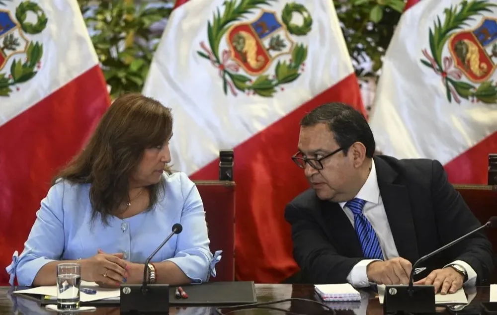 La presidenta de Perú, Dina Boluarte, fue denunciada por organismos defensores de los derechos humanos