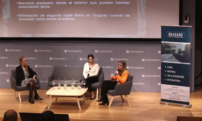 Imágenes de la conferencia