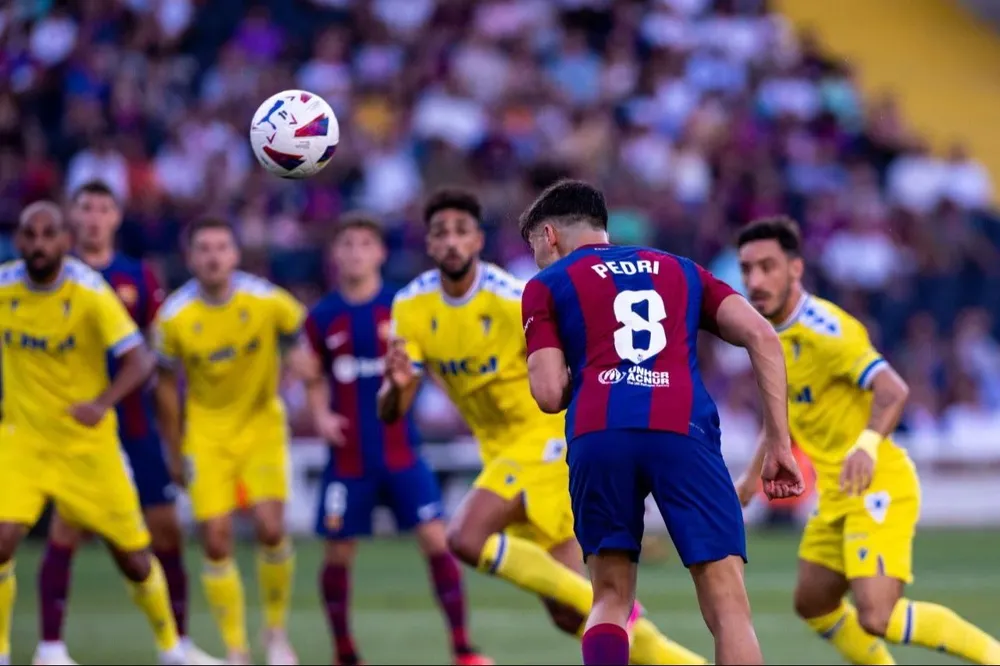 Barcelona se mide ante el Cádiz.