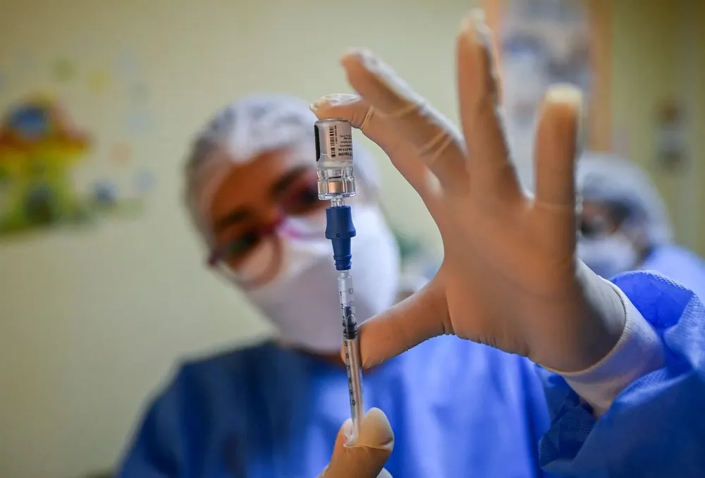 Expertos investigan sobre la duración de la protección de las diferentes vacunas