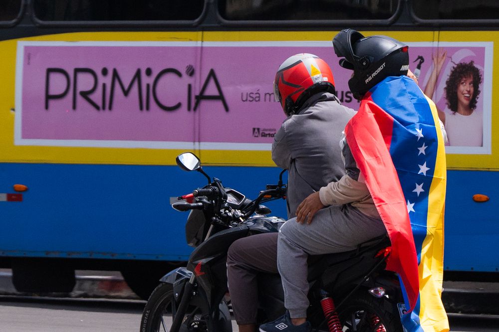 Manifestación de venezolanos en Uruguay, tras el derrocamiento de Nicolás Maduro