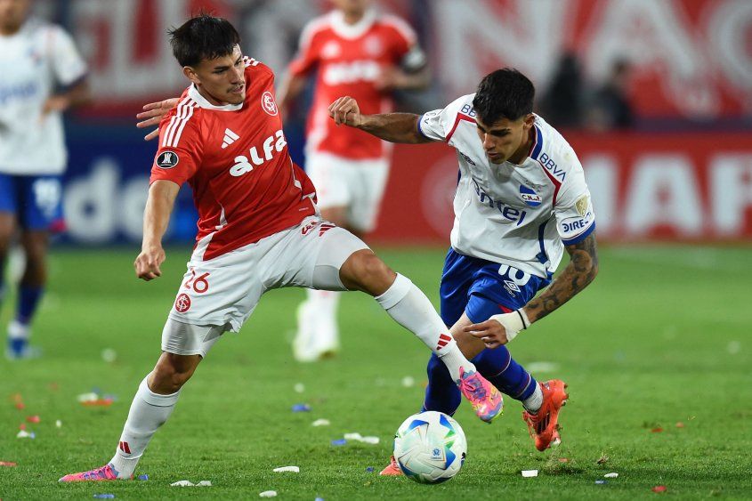 A Lucas Villalba lo frenaron con golpes A Lucas Villalba lo frenaron con golpes