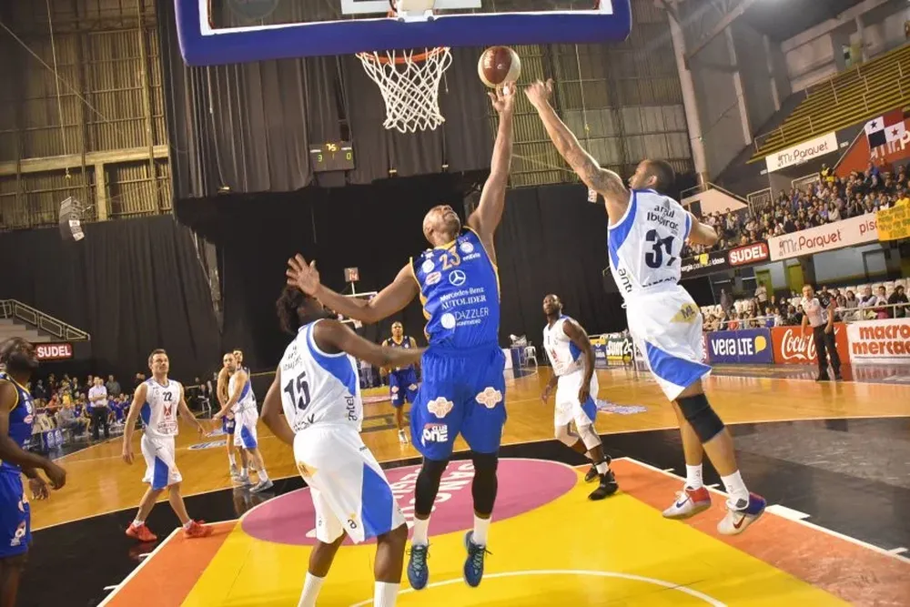 Malvín, dirigido por Pablo López, volvió a triunfar y consolida su recuperación.