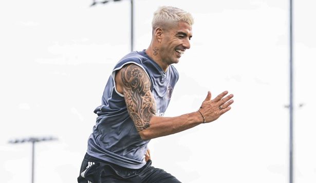 Luis Suárez y su nuevo look platinado