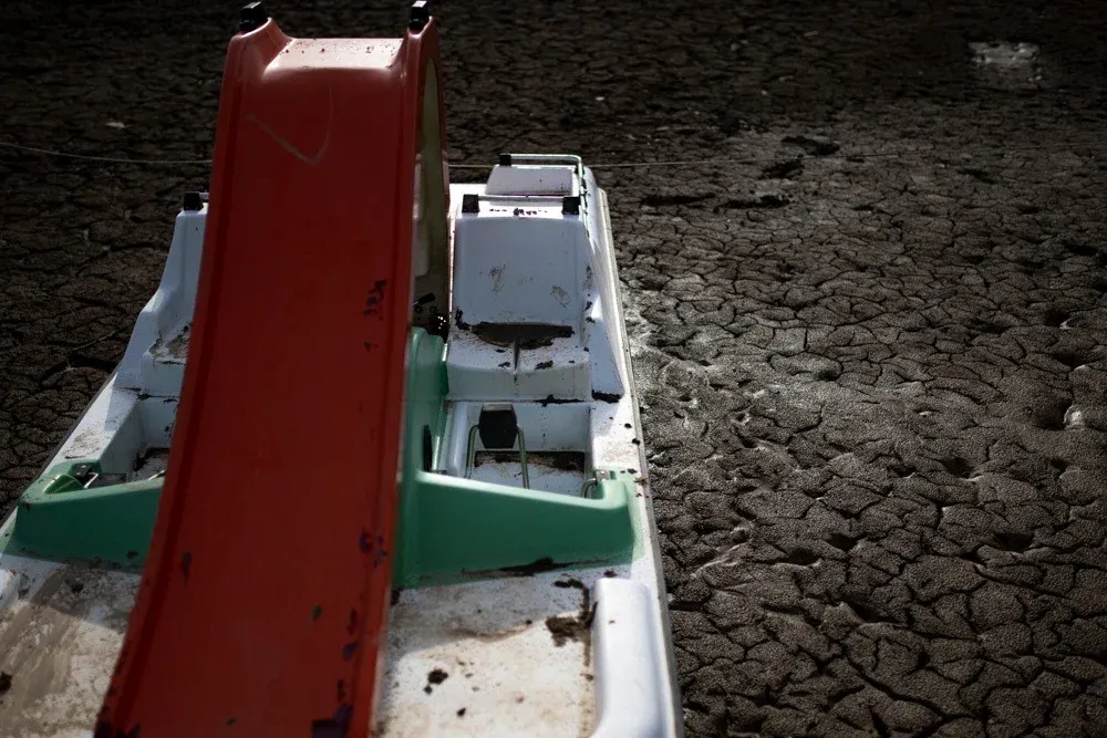 Buscan que llegue agua potable a los grifos de los ciudadanos de la capital catalana durante la sequía.