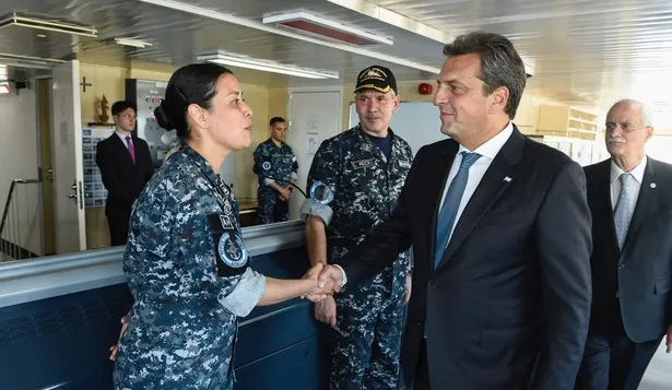 Sergio Massa con las FFAA