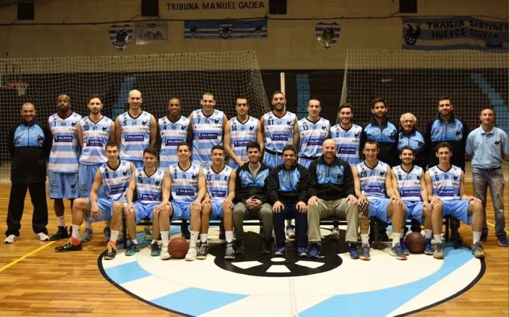 Atenas, campeón de El Metro 2017