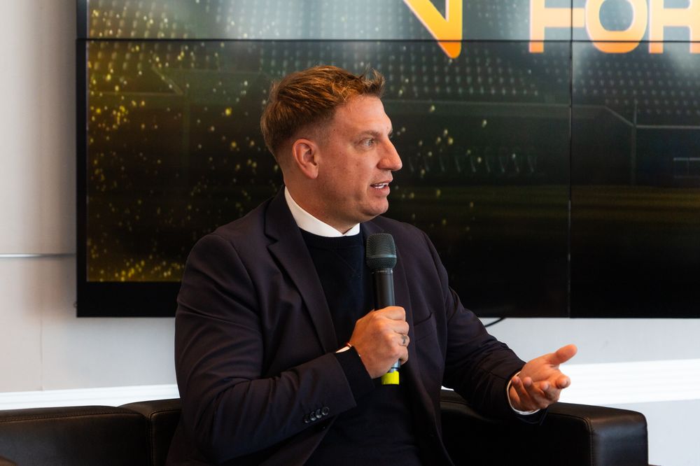 Maxi López en el lanzamiento del Latam Football Forum de Montevideo