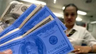 Escasean billetes de dólares en Argentina