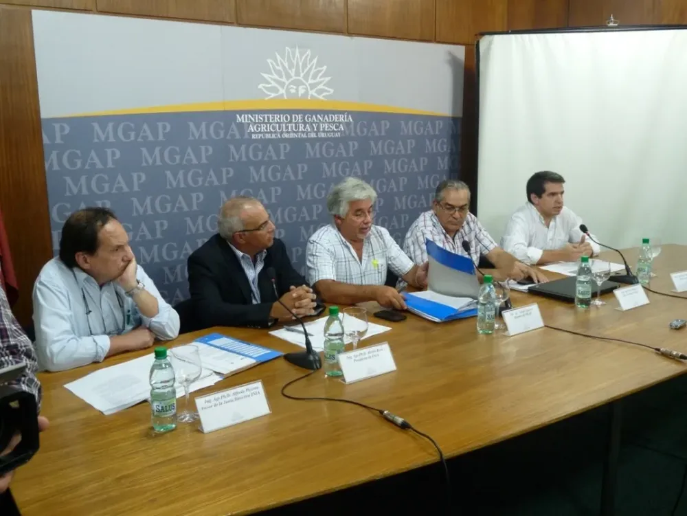Picerno, Roel, Aguerre, Benech y Mondelli en la conferencia