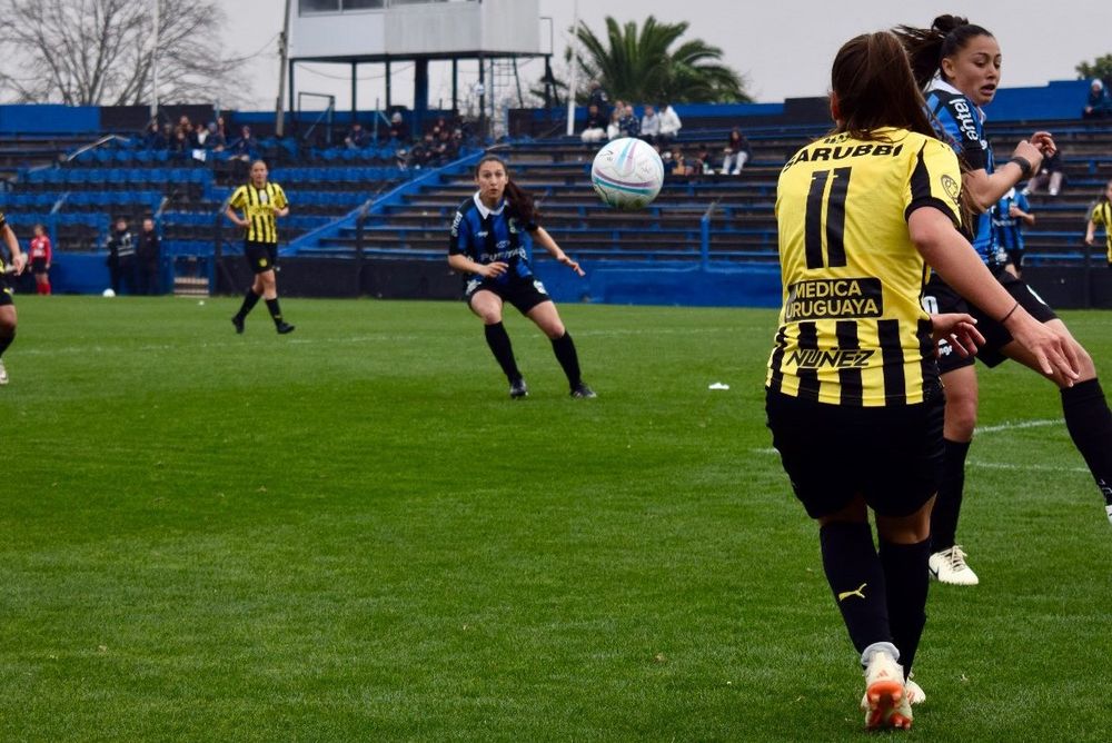 Gran triunfo de Peñarol en Belvedere