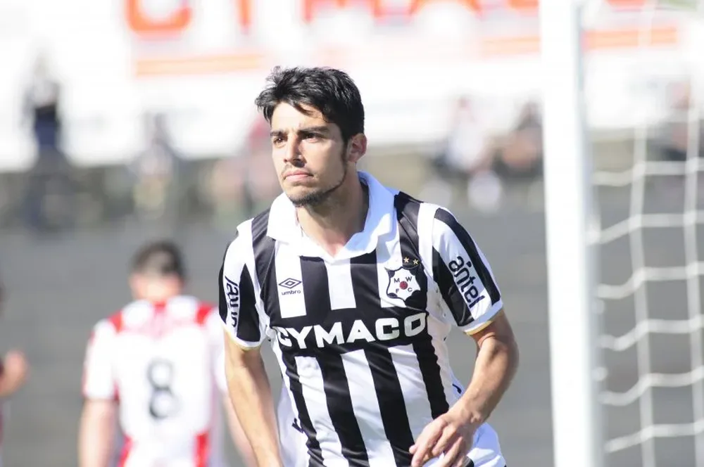 Gastón Rodríguez abrió el camino de la goleada de Wanderers ante River Plate