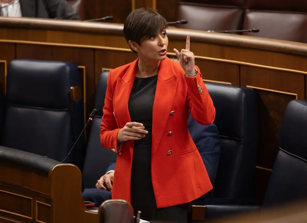 La ministra de Vivienda, Isabel Rodriguez, interviene a una sesión de control al Gobierno, en el Congreso de los Diputados.