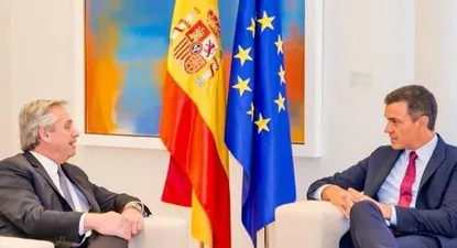 Pedro Sánchez y Alberto Fernandez reunidos en la Moncloa