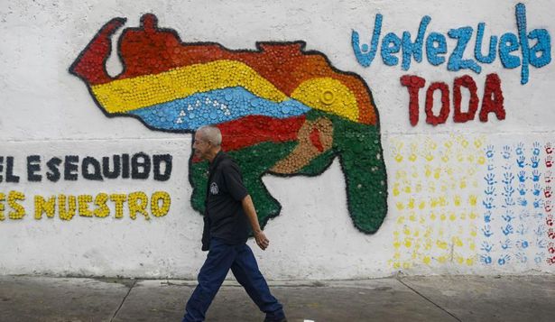 A lo largo de la década de 1960, las autoridades venezolanas emprendieron distintas acciones que buscaban resolver el asunto del Esequibo.