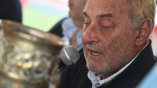 El lanzamiento del sello de Nacional por la Gira de 1925