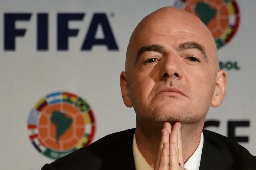 Gianni Infantino, presidente de la FIFA, puede sancionar a la AFA